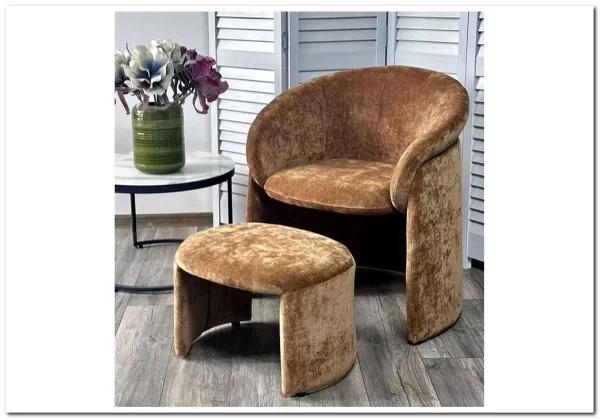 Кресло+оттоманка HUG AT5139-13 Коричневый, ткань/каркас металл в обивке AT5139-13 ®DISAUR заказать по цене 25 500 руб. в Уфе Кресло+оттоманка HUG AT5139-13 Коричневый, ткань/каркас металл в обивке AT5139-13 ®DISAUR заказать по цене 25 500 руб. в Уфе